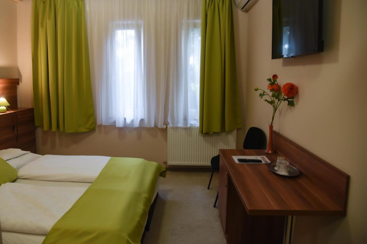 Oázis Wellness Panzio Hotel Szigetszentmiklós Kültér fotó